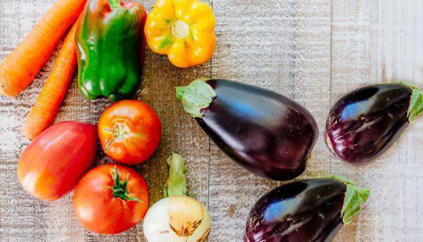 voordelen voor aubergines en schade aan de menselijke gezondheid
