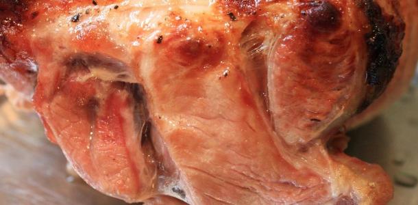 Sappig varkensvlees in de oven: een stapsgewijs recept voor het koken