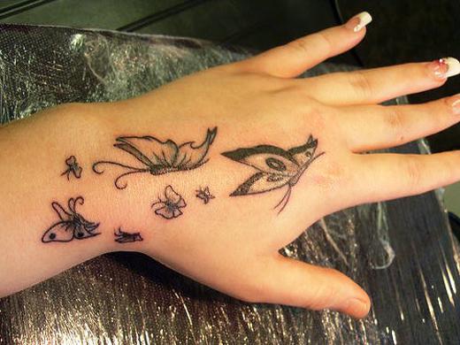 tattoo voor meisje bij de hand